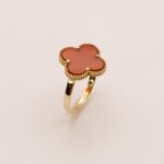 VCA RED RING 18 KARATS GOLD RED AGATE STONE