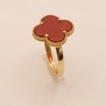 VCA RED RING 18 KARATS GOLD RED AGATE STONE