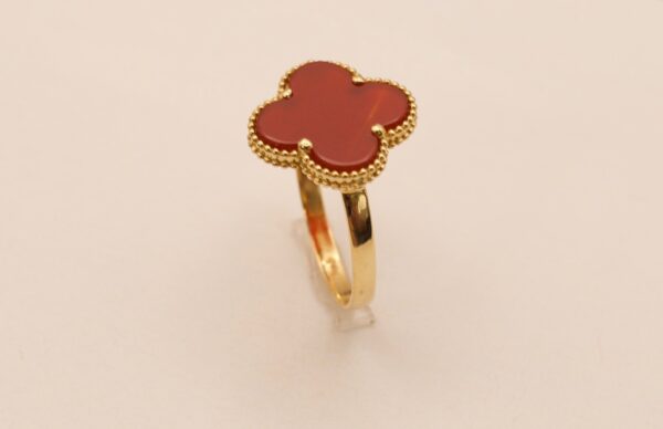 VCA RED RING 18 KARATS GOLD RED AGATE STONE