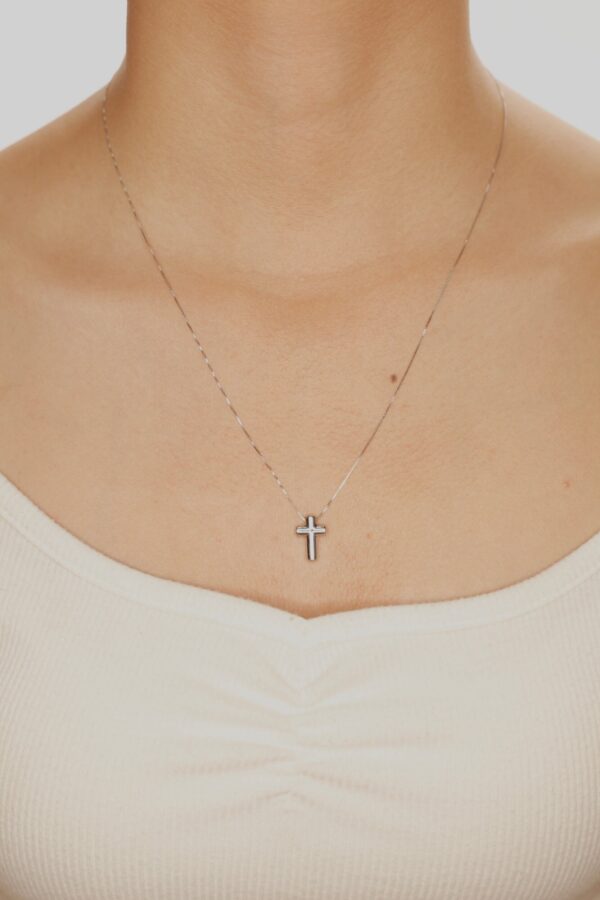 18 KARATS NECKLACE