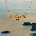 CLOVER PENDANT 18 KARATS GOLD NECKLACE