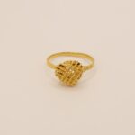 21 KARATS HEART RING. SIZE 6. REAL GOLD. PAWNABLE GOLD. SOLID GOLD. ELIGIUS NEW YORK. ELIGIUS JEWELRY COLLECTION. ELIGIUS FINE JEWELRY
