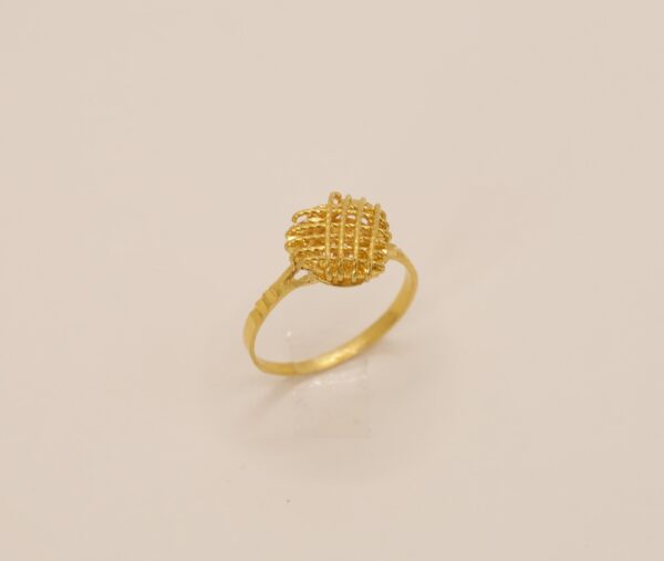 21 KARATS 22 KARATS RING SIZE 6 HEART DESIGN