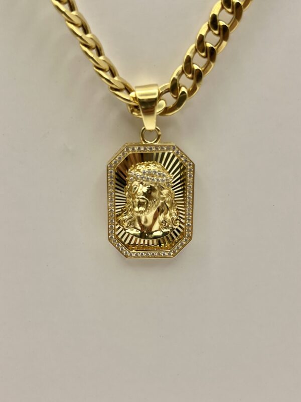 18 Karats Jesus Crowned Pendant