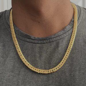 18 karats gold chain; 750 purity, item made in Dubai