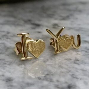 18 karats stud earrings