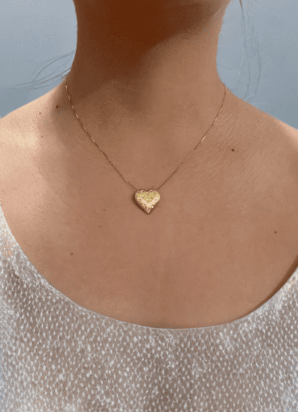 18 karats heart chain